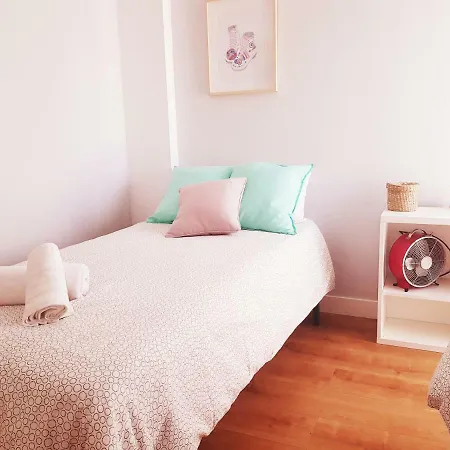 Precioso Atico Junto A La Feria Appartement *